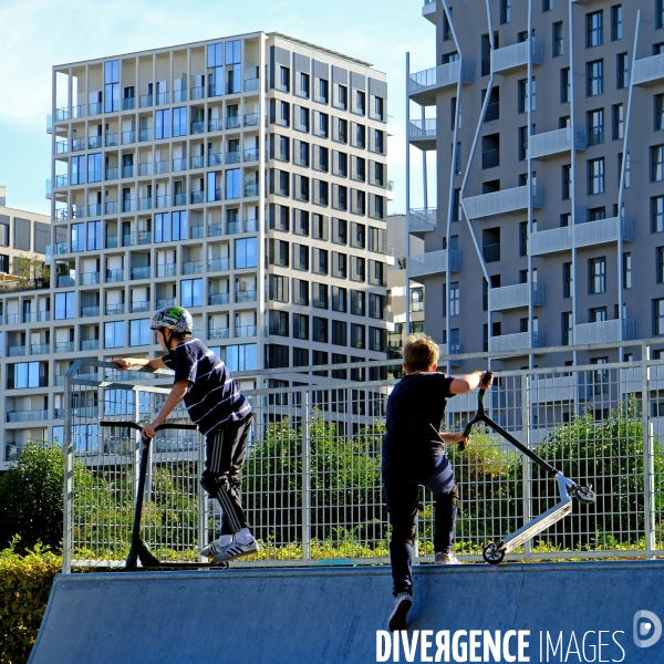 Illustration Septembre et Octobre 2019.Au skate parc du nouveau quartier Clichy Batignolles