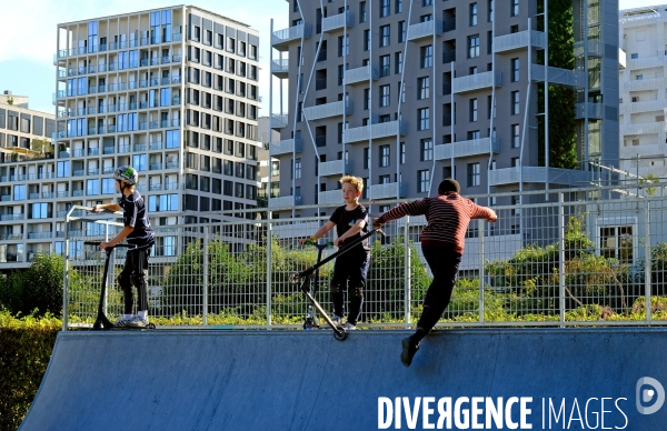 Illustration Septembre et Octobre 2019.Au skate parc du nouveau quartier Clichy Batignolles