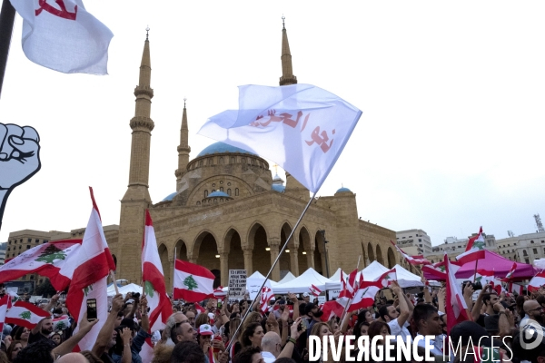 Les manifestations au Liban, l Intifada fiscale et la révolution Whatsapp Révolution 2019. Lebanon protests, the Tax Intifada, and Whatsapp Revolution 2019.
