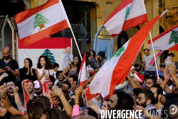 Les manifestations au Liban, l Intifada fiscale et la révolution Whatsapp Révolution 2019. Lebanon protests, the Tax Intifada, and Whatsapp Revolution 2019.