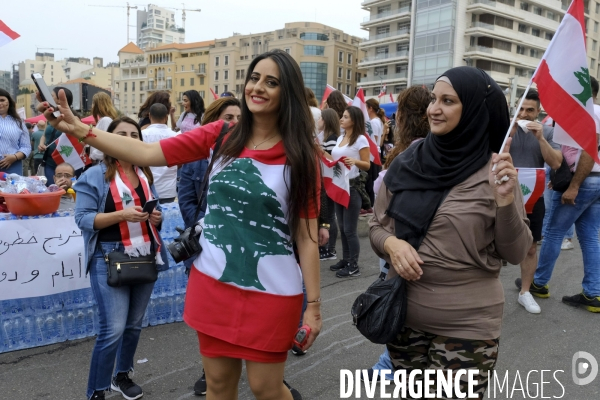 Les manifestations au Liban, l Intifada fiscale et la révolution Whatsapp Révolution 2019. Lebanon protests, the Tax Intifada, and Whatsapp Revolution 2019.