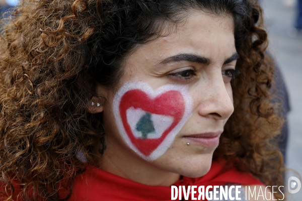 Les manifestations au Liban, l Intifada fiscale et la révolution Whatsapp Révolution 2019. Lebanon protests, the Tax Intifada, and Whatsapp Revolution 2019.