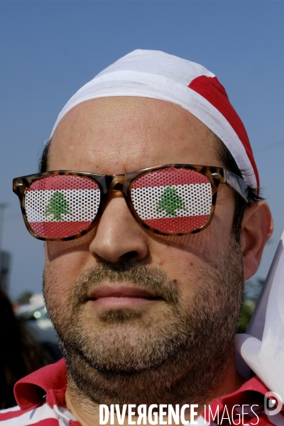 Les manifestations au Liban, l Intifada fiscale et la révolution Whatsapp Révolution 2019. Lebanon protests, the Tax Intifada, and Whatsapp Revolution 2019.