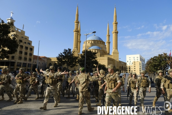Les manifestations au Liban, l Intifada fiscale et la révolution Whatsapp Révolution 2019. Lebanon protests, the Tax Intifada, and Whatsapp Revolution 2019.