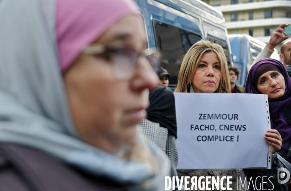 Rassemblement Stop Zemmour devant CNews