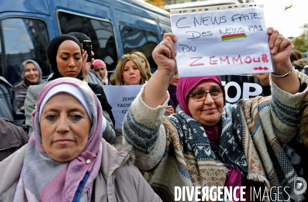 Rassemblement Stop Zemmour devant CNews