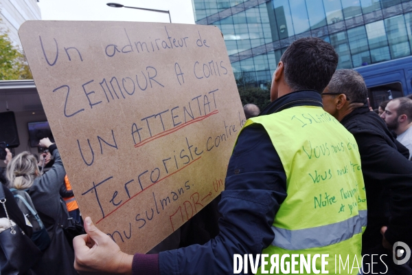 Rassemblement Stop Zemmour devant CNews