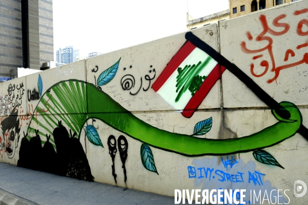 Graffitis au centre-ville de Beyrouth pendant la révolution 2019 au Liban. Graffitis in downtown Beirut during Revolution 2019 Lebanon.