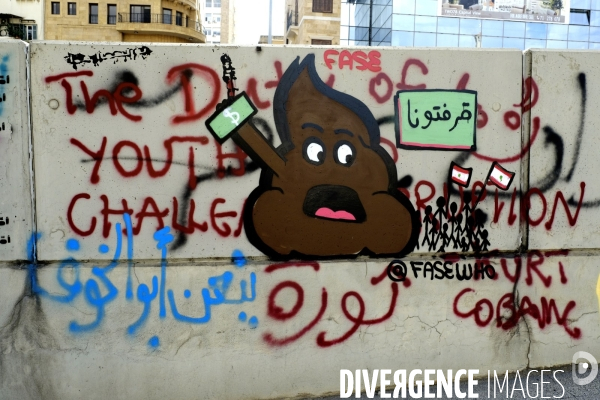 Graffitis au centre-ville de Beyrouth pendant la révolution 2019 au Liban. Graffitis in downtown Beirut during Revolution 2019 Lebanon.