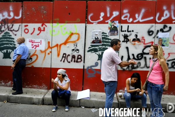 Graffitis au centre-ville de Beyrouth pendant la révolution 2019 au Liban. Graffitis in downtown Beirut during Revolution 2019 Lebanon.