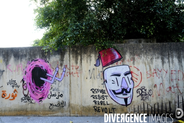 Graffitis au centre-ville de Beyrouth pendant la révolution 2019 au Liban. Graffitis in downtown Beirut during Revolution 2019 Lebanon.