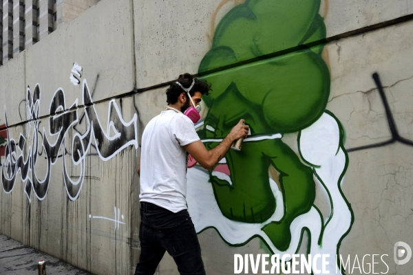 Graffitis au centre-ville de Beyrouth pendant la révolution 2019 au Liban. Graffitis in downtown Beirut during Revolution 2019 Lebanon.