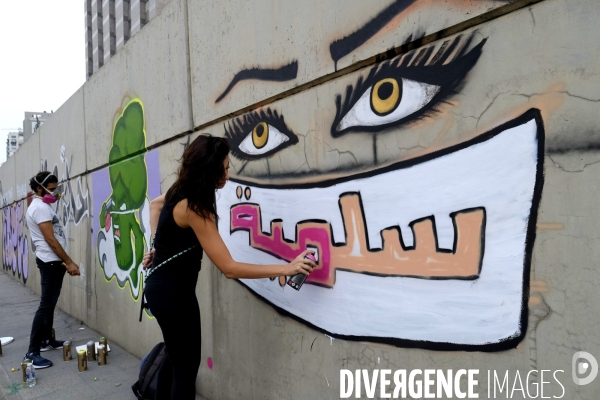 Graffitis au centre-ville de Beyrouth pendant la révolution 2019 au Liban. Graffitis in downtown Beirut during Revolution 2019 Lebanon.