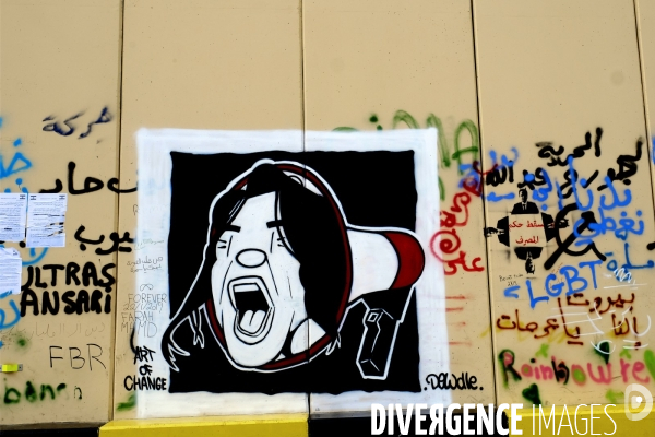 Graffitis au centre-ville de Beyrouth pendant la révolution 2019 au Liban. Graffitis in downtown Beirut during Revolution 2019 Lebanon.
