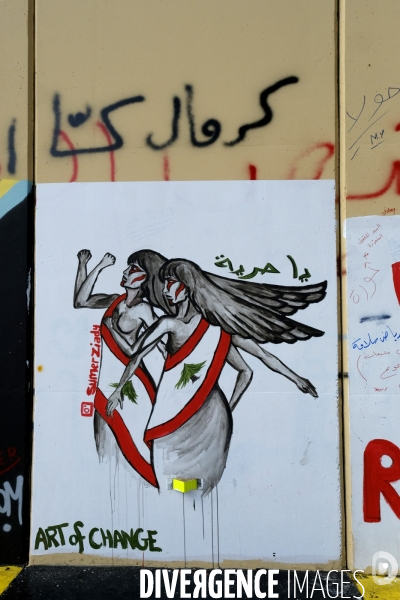 Graffitis au centre-ville de Beyrouth pendant la révolution 2019 au Liban. Graffitis in downtown Beirut during Revolution 2019 Lebanon.