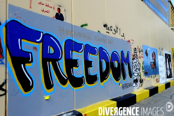 Graffitis au centre-ville de Beyrouth pendant la révolution 2019 au Liban. Graffitis in downtown Beirut during Revolution 2019 Lebanon.