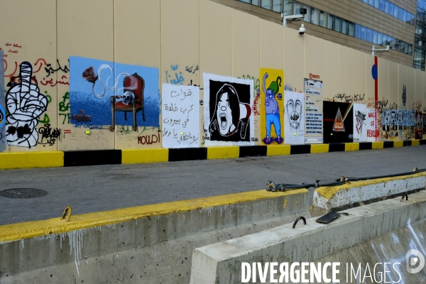 Graffitis au centre-ville de Beyrouth pendant la révolution 2019 au Liban. Graffitis in downtown Beirut during Revolution 2019 Lebanon.