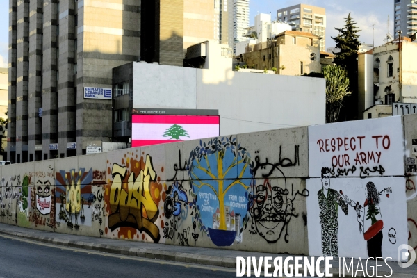Graffitis au centre-ville de Beyrouth pendant la révolution 2019 au Liban. Graffitis in downtown Beirut during Revolution 2019 Lebanon.