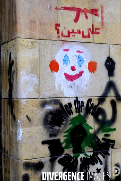 Graffitis au centre-ville de Beyrouth pendant la révolution 2019 au Liban. Graffitis in downtown Beirut during Revolution 2019 Lebanon.