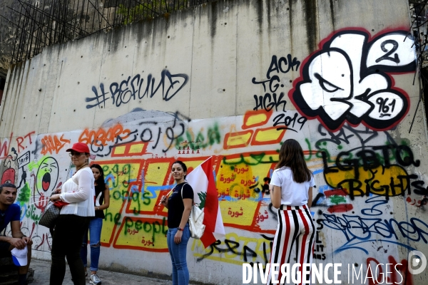 Graffitis au centre-ville de Beyrouth pendant la révolution 2019 au Liban. Graffitis in downtown Beirut during Revolution 2019 Lebanon.