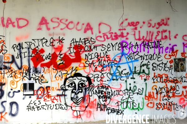 Graffitis au centre-ville de Beyrouth pendant la révolution 2019 au Liban. Graffitis in downtown Beirut during Revolution 2019 Lebanon.