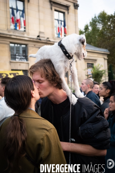 Rassemblement Un cri d amour pour Mains d Oeuvres