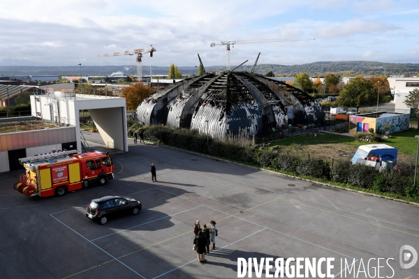 Le chapiteau des Contraires de Chanteloup les Vignes incendié