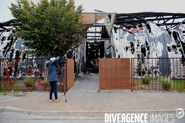 Le chapiteau des Contraires de Chanteloup les Vignes incendié