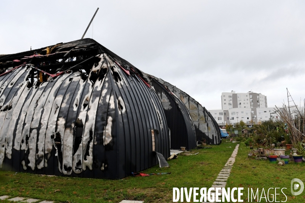 Le chapiteau des Contraires de Chanteloup les Vignes incendié