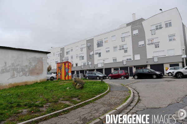 Le chapiteau des Contraires de Chanteloup les Vignes incendié