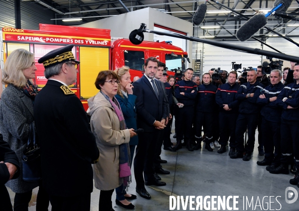 Le chapiteau des Contraires de Chanteloup les Vignes incendié