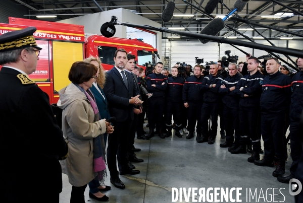 Le chapiteau des Contraires de Chanteloup les Vignes incendié