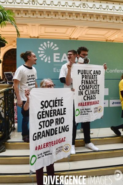 Perturbation #ALERTEAUGAZ de l European Annual Gas Conference, par des activistes écologistes ANV COP21 et Amis de la Terre.