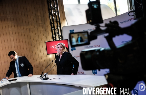 Marine le pen au salon made in france 2019