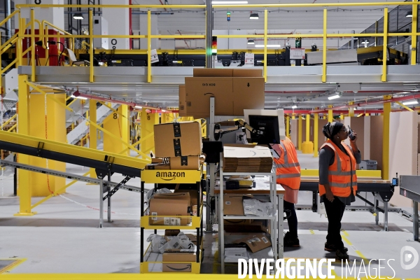 Le nouveau centre de distribution d Amazon de Brétigny sur Orge