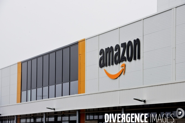 Le nouveau centre de distribution robotisé d Amazon