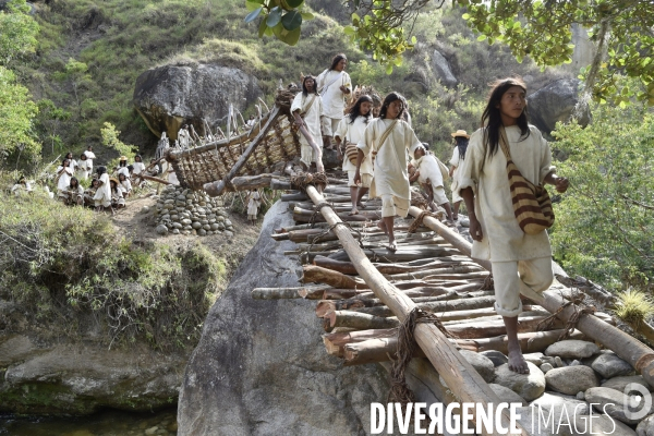 Les  Kogis,  Les gardiens de la Terre . iIs vivent dans la Sierra Nevada de Santa Marta qui représente à leurs yeux le centre du monde, la « Mère Terre »,  avec laquelle ils vivent en harmonie