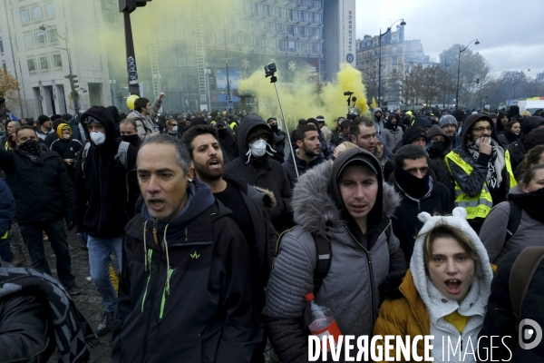 LeÊpremier anniversaireÊdu mouvement desÊGilets jaunes Paris 2019 yellow vest (gilets jaunes) mark the first anniversary Paris