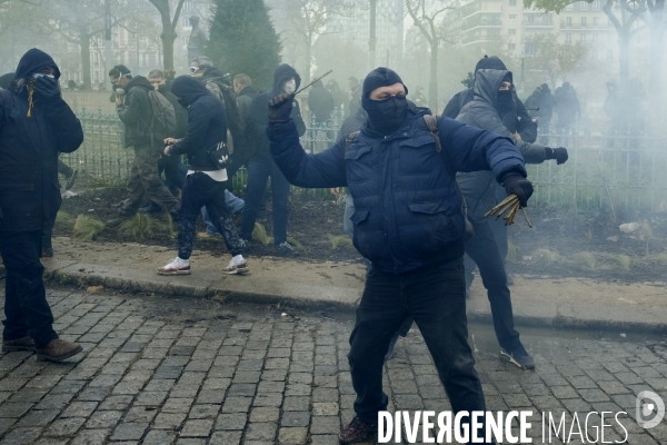 LeÊpremier anniversaireÊdu mouvement desÊGilets jaunes Paris 2019 yellow vest (gilets jaunes) mark the first anniversary Paris