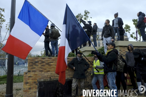 LeÊpremier anniversaireÊdu mouvement desÊGilets jaunes Paris 2019 yellow vest (gilets jaunes) mark the first anniversary Paris