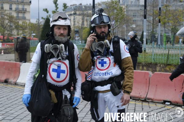 LeÊpremier anniversaireÊdu mouvement desÊGilets jaunes Paris 2019 yellow vest (gilets jaunes) mark the first anniversary Paris