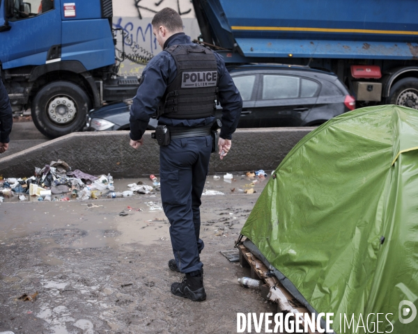 Réfugiés porte d Aubervilliers