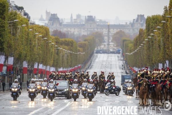 Cérémonie célébration de l armistice du 11 novembre 1918 sous l Arc de Triomphe à Paris