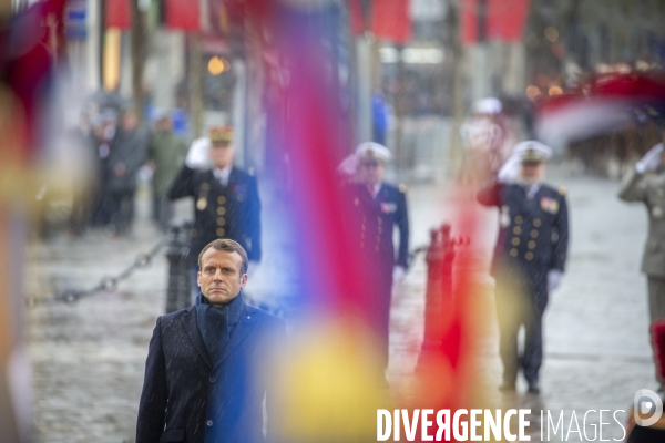 Cérémonie célébration de l armistice du 11 novembre 1918 sous l Arc de Triomphe à Paris