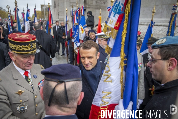 Cérémonie célébration de l armistice du 11 novembre 1918 sous l Arc de Triomphe à Paris