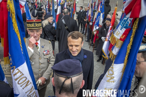 Cérémonie célébration de l armistice du 11 novembre 1918 sous l Arc de Triomphe à Paris