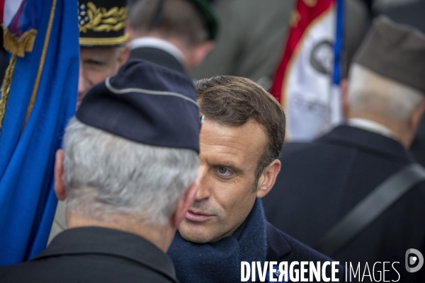 Cérémonie célébration de l armistice du 11 novembre 1918 sous l Arc de Triomphe à Paris