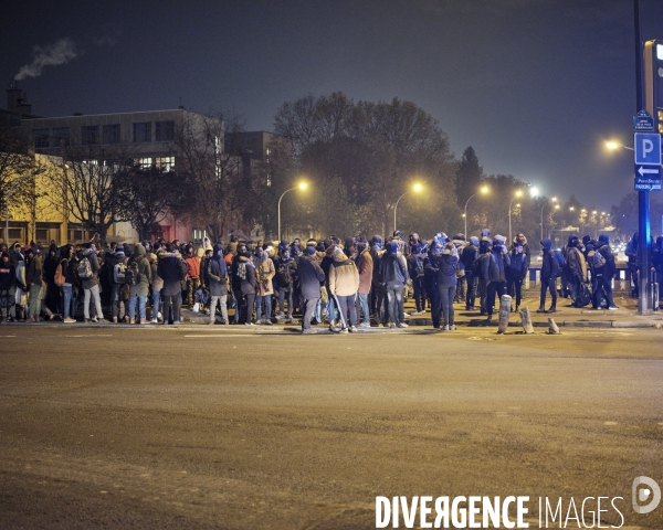 Opération évacuation avortée Porte d Aubervilliers .