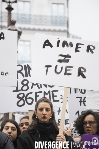 Manifestation contre les féminicides et les violences faites aux femmes