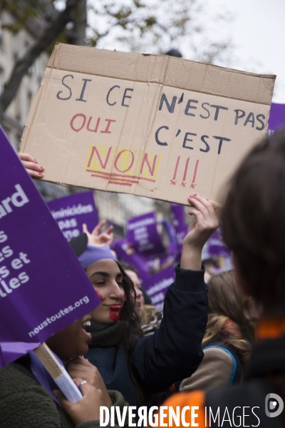 Manifestation contre les féminicides et les violences faites aux femmes